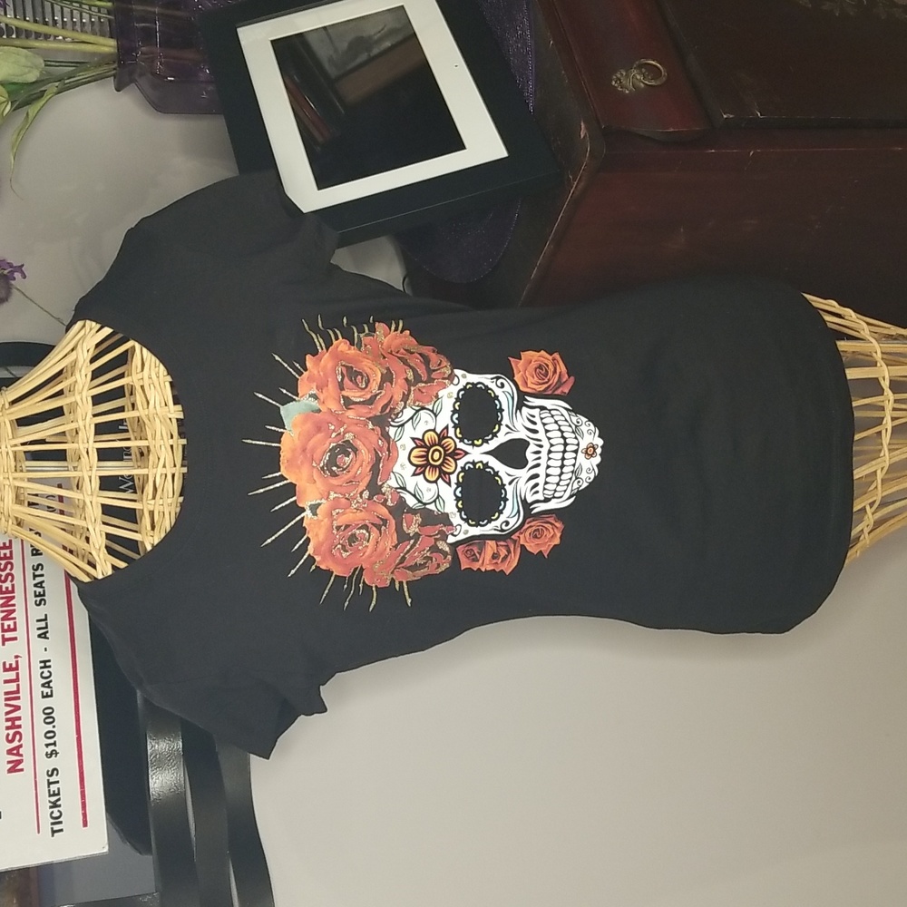 Wound Up Medium(7-9) Juniors Black Day of the Dead Sugar Skull T-shirt